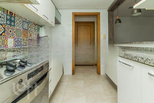 Foto 7 do(a) Apartamento de 2 quartos à venda em Boa Vista, Porto Alegre