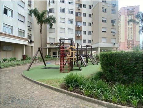 Foto 9 do(a) Apartamento de 2 quartos à venda em Vila Ipiranga, Porto Alegre