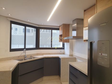 Foto 20 do(a) Apartamento de 3 quartos à venda em Vila Nova Conceição, São Paulo