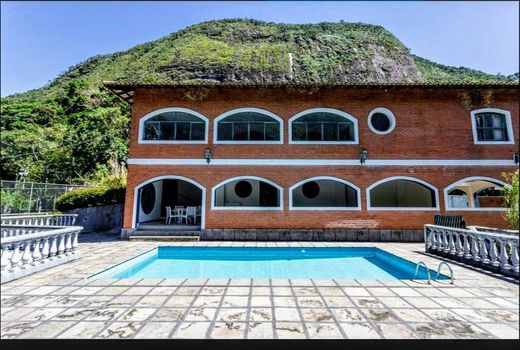 Foto 5 do(a) Casa de 4 quartos à venda em Fazenda Inglesa, Petrópolis