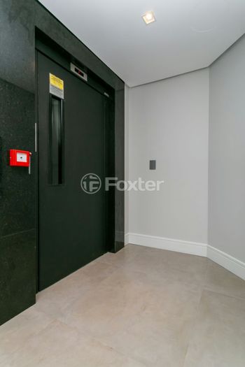 Foto 41 do(a) Apartamento de 3 quartos à venda em Passo da Areia, Porto Alegre