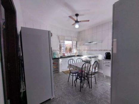 Foto 4 do(a) Casa de 3 quartos para alugar em Núcleo Habitacional de Barra Bonita, Barra Bonita