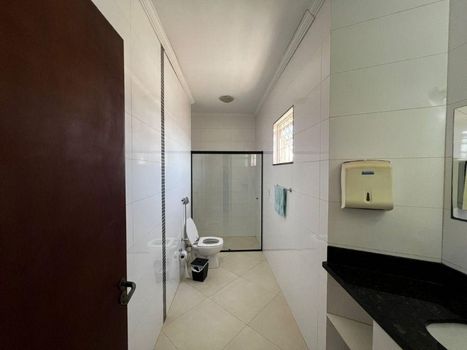 Foto 8 do(a) Casa de 4 quartos à venda em Vila Bandeirantes, Araçatuba