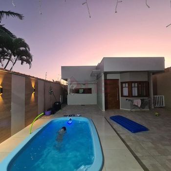 Foto 1 do(a) Casa de 3 quartos à venda em Jardim Brasil, Caraguatatuba