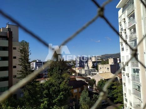 Foto 5 do(a) Apartamento de 3 quartos à venda em Vila Ipiranga, Porto Alegre