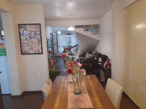 Foto 2 do(a) Casa em Condomínio de 3 quartos à venda em Santo Antônio, Porto Alegre