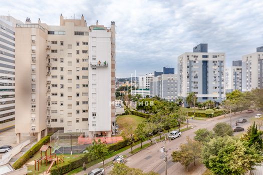 Foto 9 do(a) Apartamento de 3 quartos à venda em Chácara das Pedras, Porto Alegre