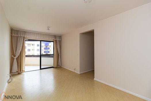 Foto 2 do(a) Apartamento de 3 quartos para alugar em Xaxim, Curitiba