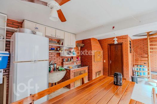 Foto 34 do(a) Casa em Condomínio de 4 quartos à venda em Santo Antônio, Porto Alegre