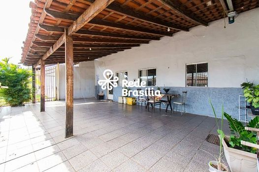 Foto 1 do(a) Casa de 5 quartos à venda em Guará I, Brasília