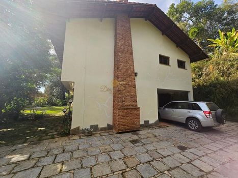 Foto 2 do(a) Casa de 4 quartos à venda em Parque do Imbui, Teresópolis