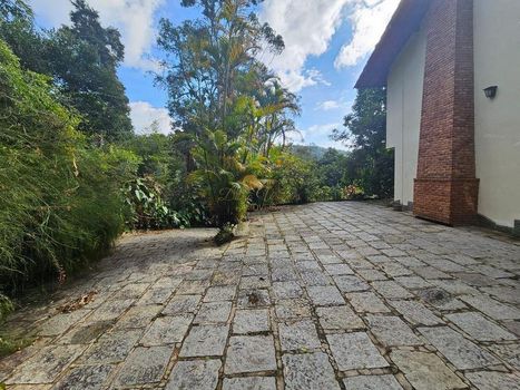 Foto 4 do(a) Casa de 4 quartos à venda em Parque do Imbui, Teresópolis