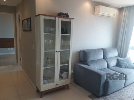 Foto 2 do(a) Flat de 2 quartos à venda em Glória, Porto Alegre