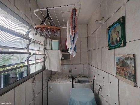 Foto 2 do(a) Casa de 2 quartos à venda em Jardim Santo Antônio, São Paulo