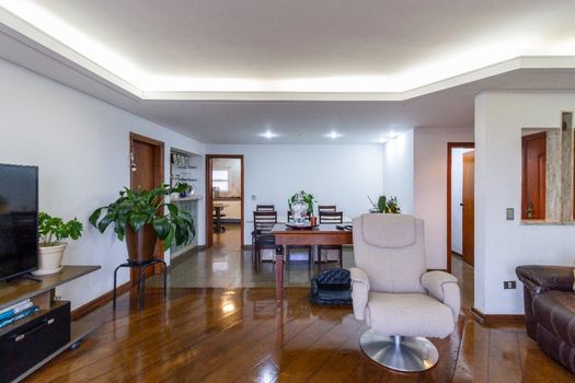 Foto 6 do(a) Apartamento de 4 quartos à venda em Jardim Colombo, São Paulo
