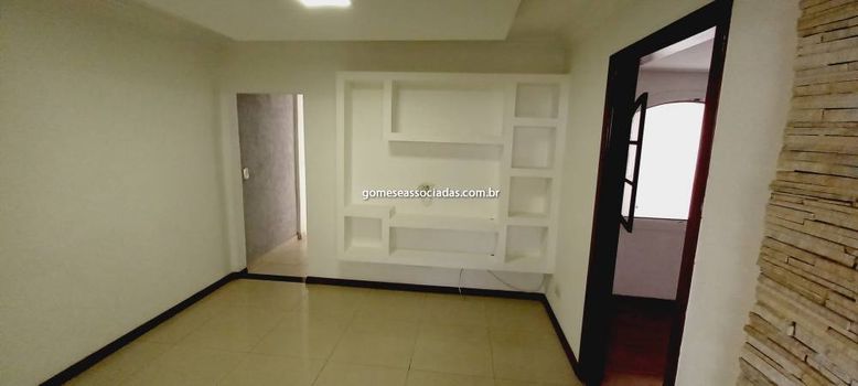 Foto 6 do(a) Casa de 4 quartos à venda em Jardim Guarau, São Paulo