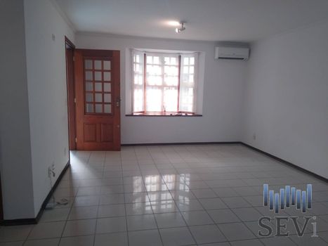 Foto 3 do(a) Casa de 3 quartos para alugar em Planalto Paulista, São Paulo