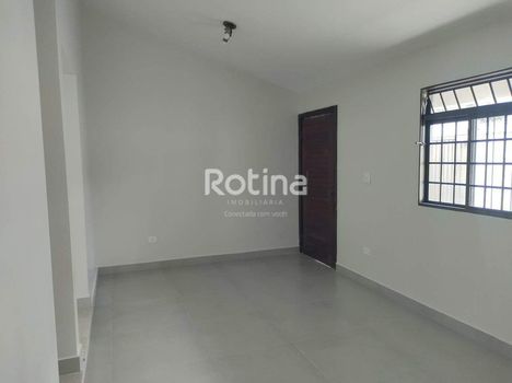 Foto 4 do(a) Casa de 3 quartos para alugar em Jardim Karaíba, Uberlândia