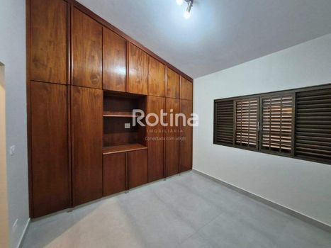 Foto 10 do(a) Casa de 3 quartos para alugar em Jardim Karaíba, Uberlândia