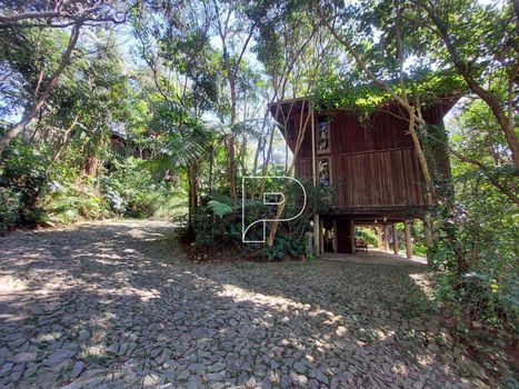 Foto 1 do(a) Casa de 4 quartos para alugar em Chácara do Refúgio, Carapicuíba