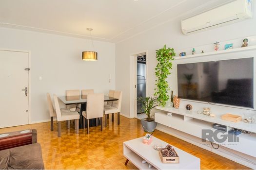 Foto 3 do(a) Apartamento de 3 quartos à venda em Medianeira, Porto Alegre