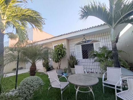 Foto 1 do(a) Casa de 5 quartos à venda em Rodolfo Teófilo, Fortaleza