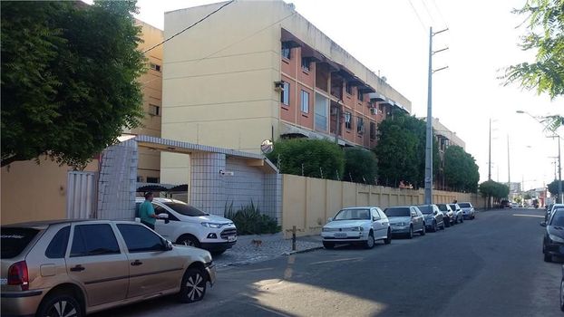 Foto 1 do(a) Apartamento de 2 quartos à venda em Montese, Fortaleza