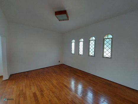 Foto 2 do(a) Casa de 3 quartos à venda em Jardim Paraíso, Botucatu