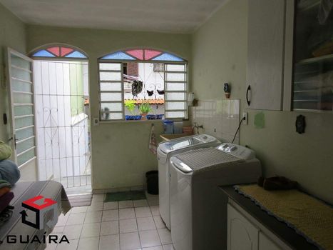 Foto 11 do(a) Casa de 5 quartos à venda em Vila Humaitá, Santo André