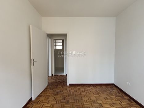 Foto 3 do(a) Apartamento de 2 quartos para alugar em Centro, Curitiba