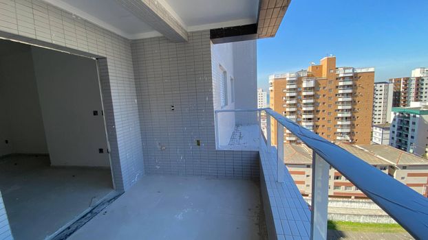 Foto 2 do(a) Apartamento de 2 quartos à venda em Samambaia, Praia Grande