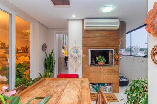 Foto 3 do(a) Apartamento de 3 quartos à venda em Passo da Areia, Porto Alegre