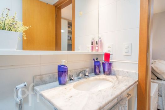 Foto 10 do(a) Apartamento de 3 quartos à venda em Azenha, Porto Alegre