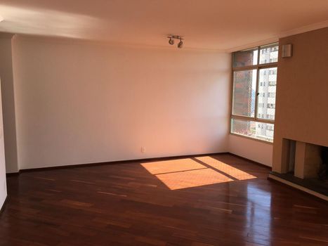 Foto 1 do(a) Apartamento de 3 quartos à venda em Vila Alexandria, São Paulo