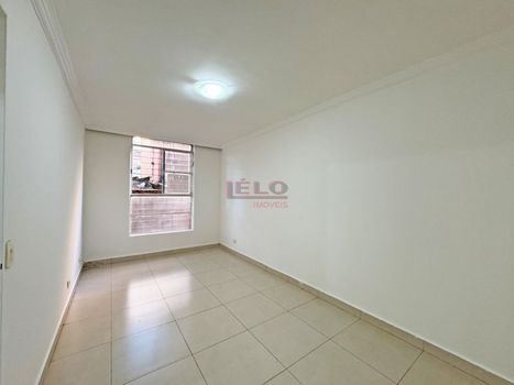 Foto 9 do(a) Apartamento de 3 quartos à venda em Zona 7, Maringá