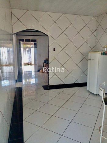 Foto 5 do(a) Casa de 2 quartos à venda em Jardim Canaã, Uberlândia