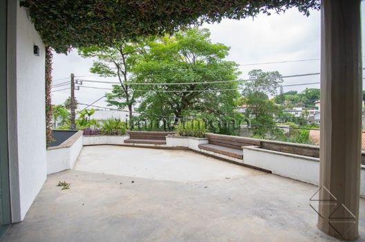 Foto 3 do(a) Casa de 4 quartos à venda em Jardim Guedala, São Paulo
