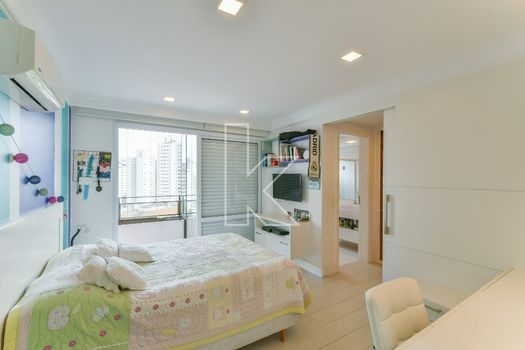 Foto 18 do(a) Apartamento de 3 quartos à venda em Vila Nova Conceição, São Paulo