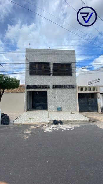 Foto 1 do(a) Casa de 4 quartos à venda em Quintino Cunha, Fortaleza