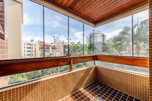 Foto 19 do(a) Apartamento de 3 quartos à venda em Petrópolis, Porto Alegre