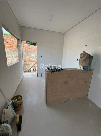 Foto 7 do(a) Casa de 2 quartos à venda em São Jorge, Uberlândia