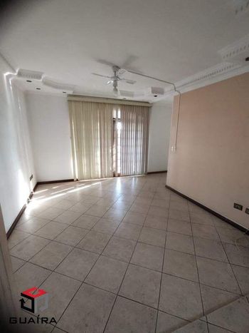 Foto 1 do(a) Casa de 3 quartos à venda em Vila Aquilino, Santo André