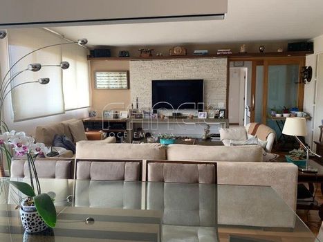Foto 4 do(a) Apartamento de 3 quartos à venda em Caxingui, São Paulo