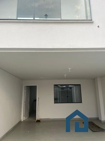 Foto 2 do(a) Casa de 3 quartos à venda em Floramar, Belo Horizonte