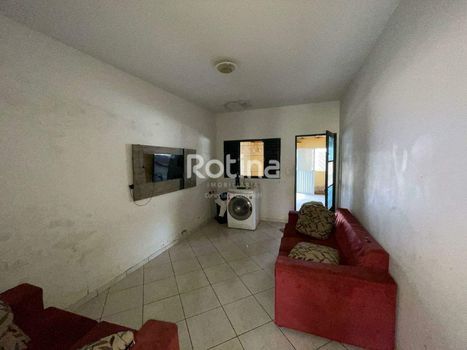 Foto 4 do(a) Casa de 3 quartos à venda em Jardim Ipanema, Uberlândia