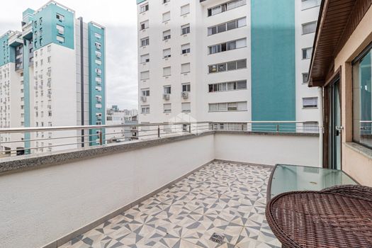 Foto 27 do(a) Cobertura de 3 quartos à venda em Passo da Areia, Porto Alegre