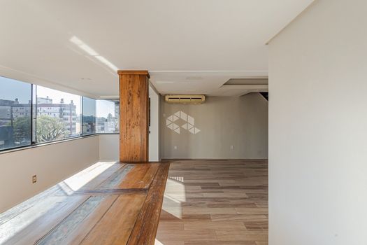 Foto 9 do(a) Cobertura de 3 quartos à venda em Passo da Areia, Porto Alegre