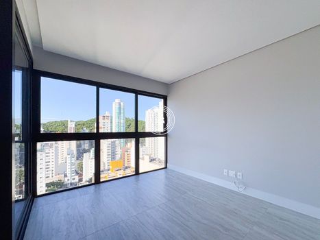 Foto 3 do(a) Apartamento de 4 quartos à venda em Pioneiros, Balneário Camboriú