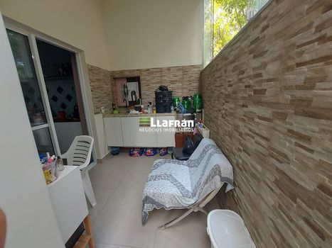 Foto 3 do(a) Apartamento de 3 quartos à venda em Jardim Henriqueta, Taboão da Serra