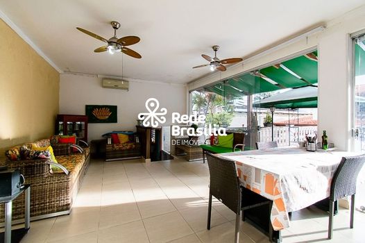 Foto 4 do(a) Casa de 6 quartos à venda em Setor Habitacional Arniqueira (Águas Claras), Brasília